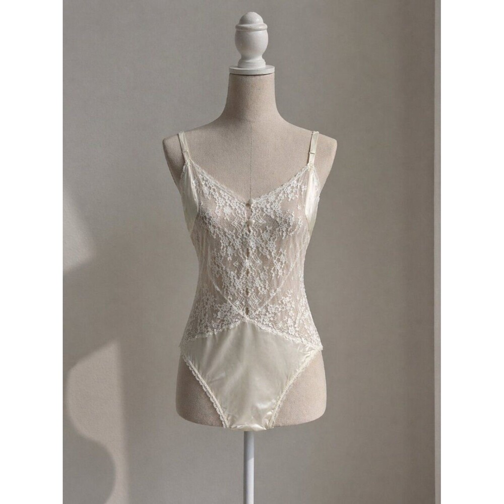 Vtg Vanity Fair Ivory Lace Teddy Bodysuit Size 36 Nylon Sexy One Piece Lingerie